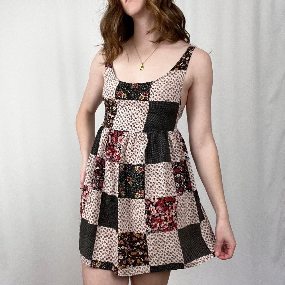 Vintage House of Virtue Quilted Patchwork Floral Print Pleated Mini Summer Dress - Picture 5 of 7